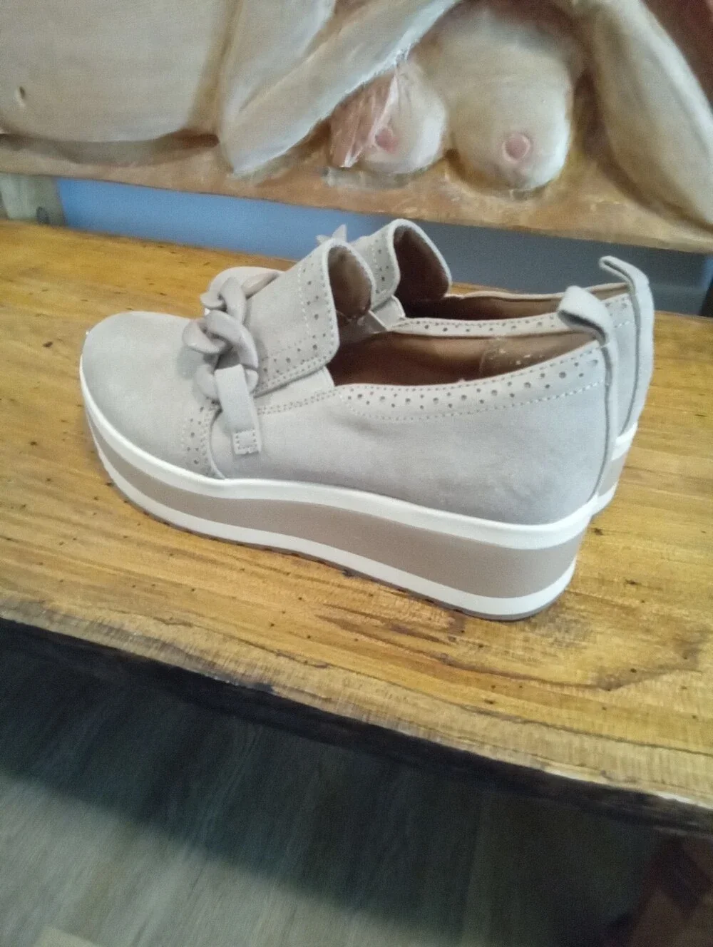 Mad Love Maryanne Sz 8 Platform Slip-On Shoes with Chain Accent Taupe Loafers